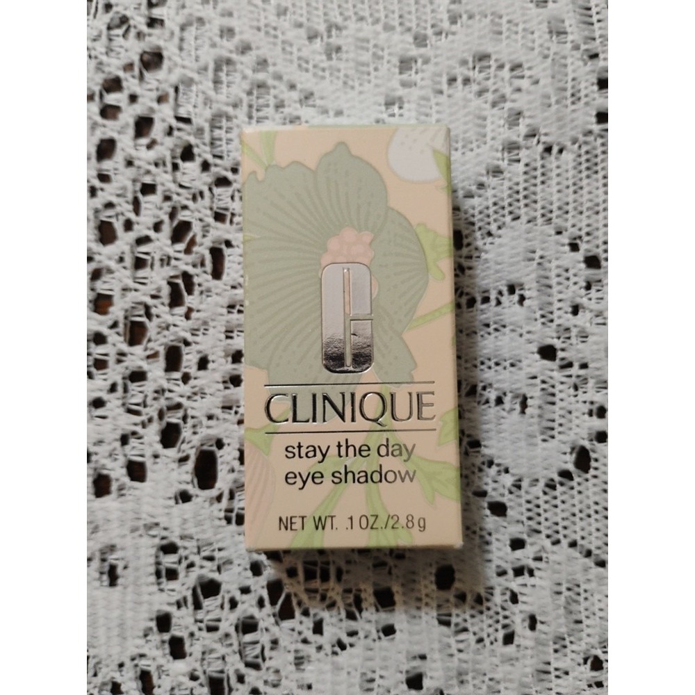 Clinique Stay The Day Eye Shadow .10 oz #18 blackened khaki ##RARE(new with box)